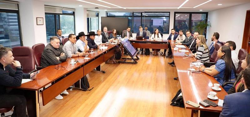 Gobierno logra acuerdo para garantizar suministro de gas