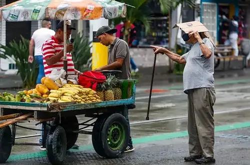 Colombia tiene una de las tasas más altas de informalidad laboral en la OCDE