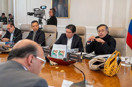 Presidente Petro ordena la liquidación de las EPS en quiebra