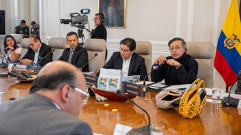 Presidente Petro ordena la liquidación de las EPS en quiebra