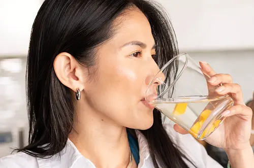 8 estrategias que ayudan a beber más agua