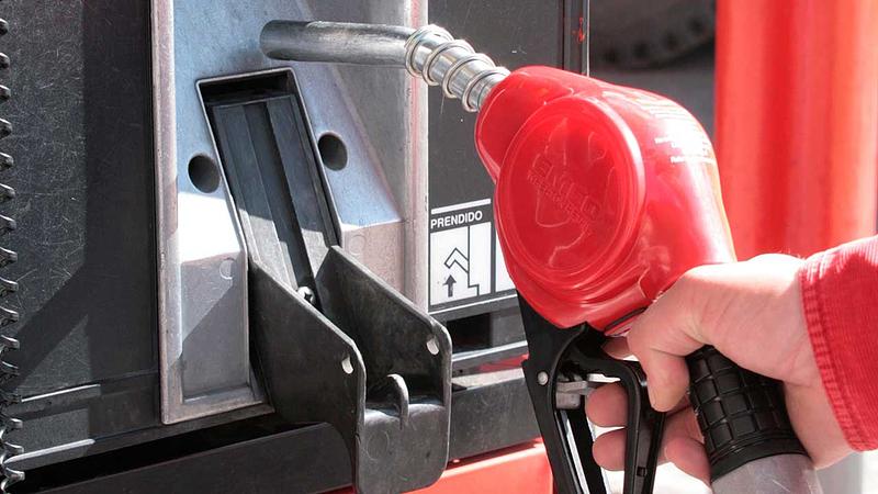 El precio de la gasolina bajará $300 el primero de febrero