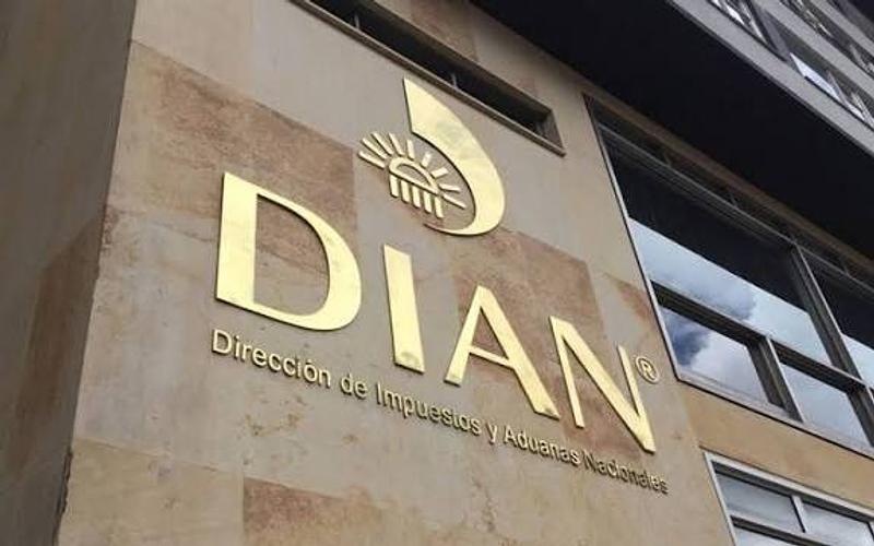 DIAN investiga irregularidades en importación de vehículos