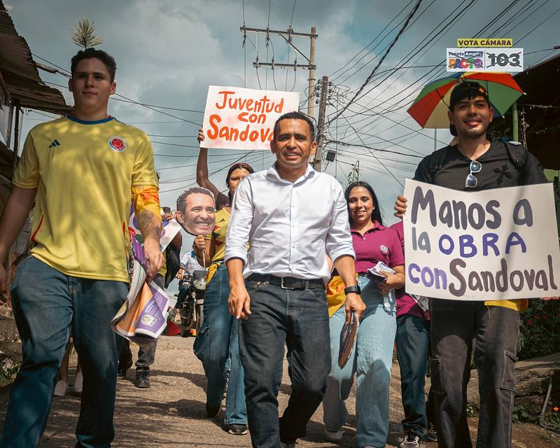 Sandoval avanza en su agenda de campaña en el Meta