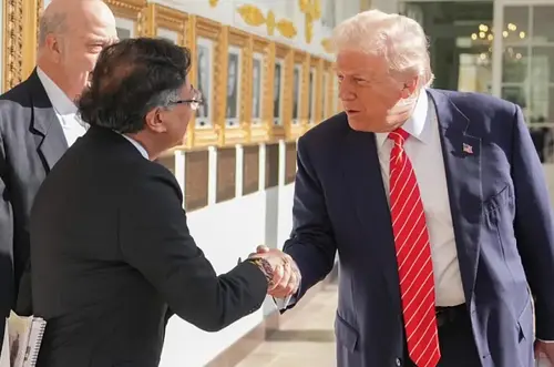 EE. UU. evalúa sacar a Petro de la lista Clinton