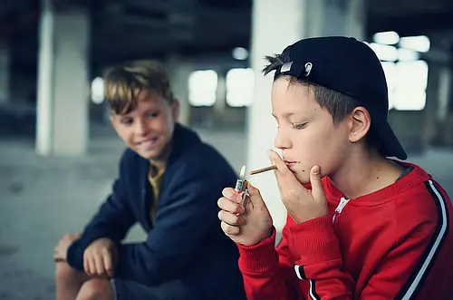 Alerta en Bogotá aumenta cifra, niños consumiendo marihuana