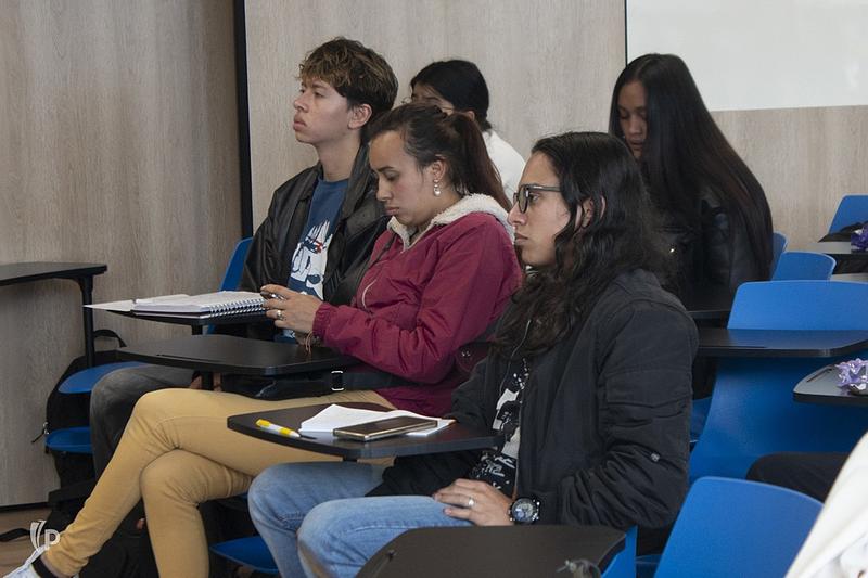 El estrés académico aumenta el riesgo de depresión