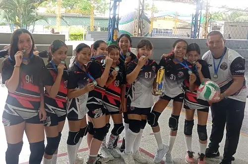 Cofrem ganó el festival femenimo de mini voleibol