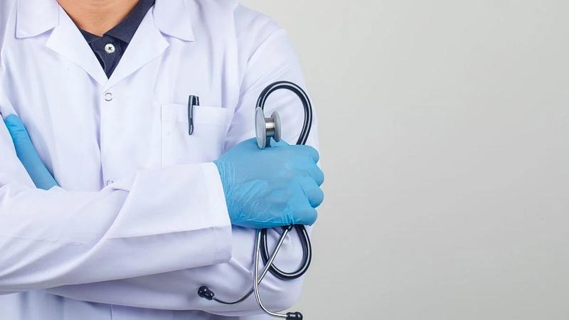 Mujer en UCI tras recibir Mylanta por vía intravenosa