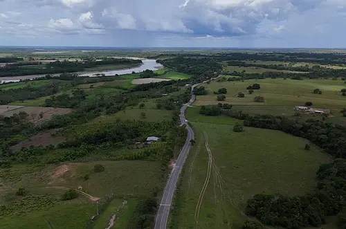 Nueva vía conecta a 10.400 campesinos en Puerto Lleras