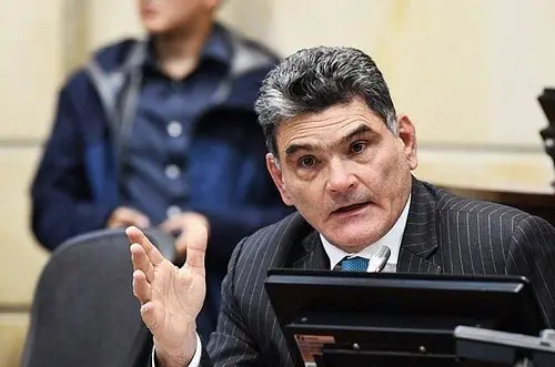 Procurador lanza estrategia para evitar política indebida