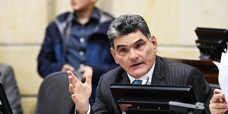 Procurador lanza estrategia para evitar política indebida