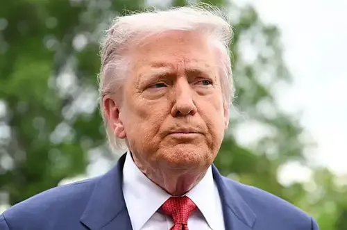 Trump califica "totalmente inaceptable" la respuesta de Irán