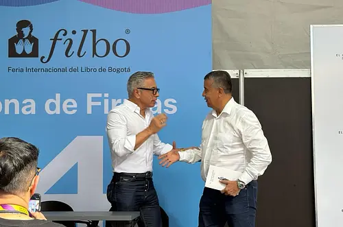 “El mensajero de Papel”, biografía única de Norman Chaparro