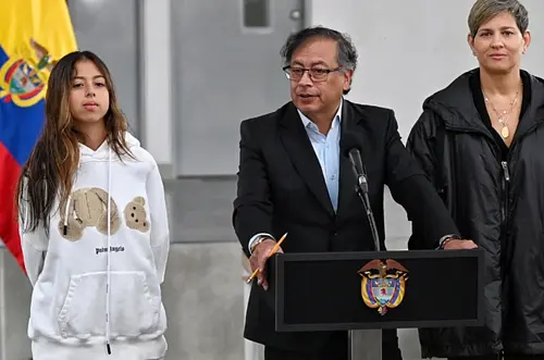 Polémica por hija de Petro sacude agenda política