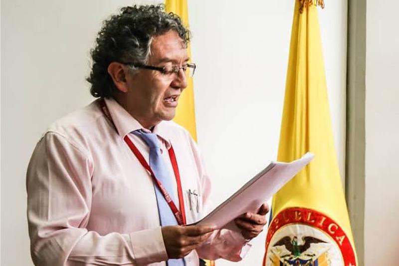 Petro pide renuncia en la UIAF y genera dudas