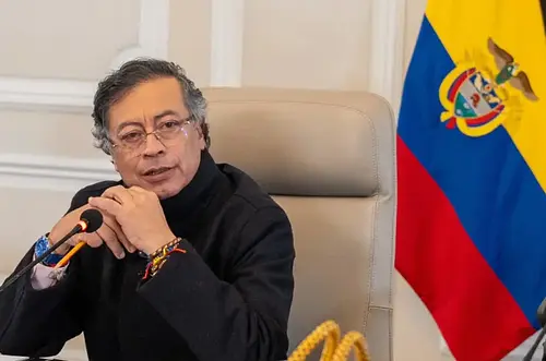 Gaviria critica a Petro por choque con el Banco