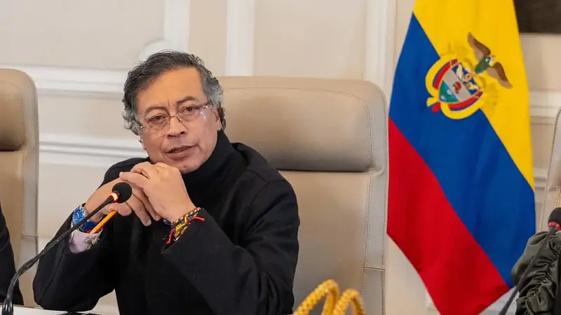 Gaviria critica a Petro por choque con el Banco