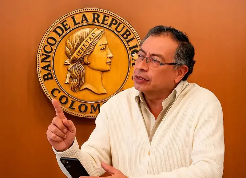 Tasas altas y choque institucional agravan la economía