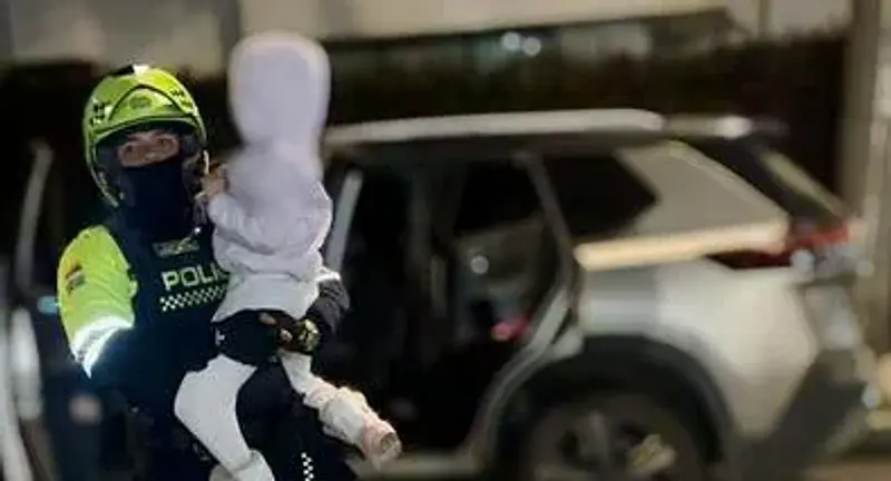 Roban carro con niña dentro en Bogotá