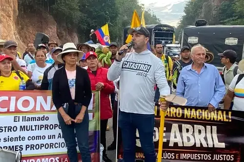 Acuerdo por predial no levanta paro y mantiene tensión