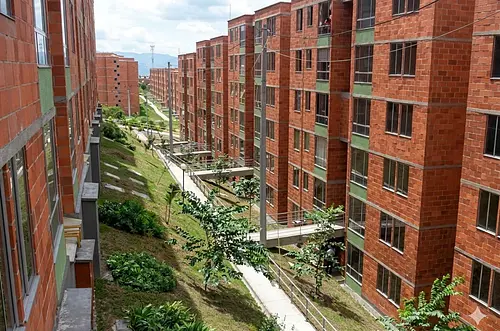 Procuraduría alerta riesgos en decreto de vivienda VIS