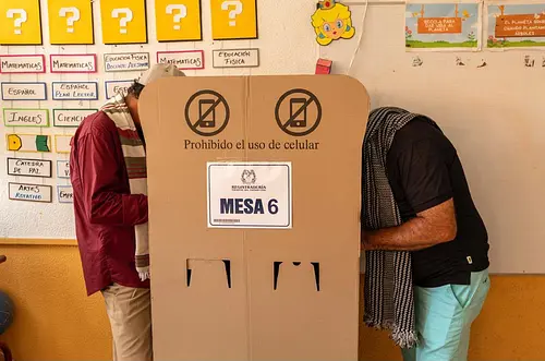 Reiteran prohibición uso de celulares en puestos de votación