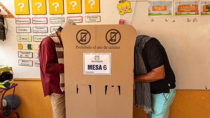 Reiteran prohibición uso de celulares en puestos de votación