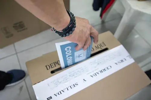 Comienzan las votaciones en el exterior