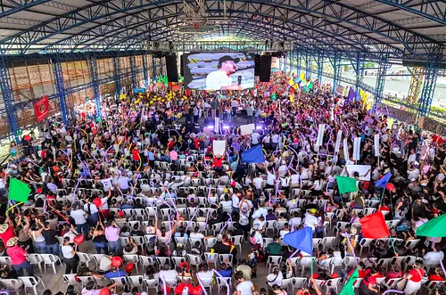 Multitud respalda Iván Cepeda y anuncia fin de poder Zuluaga