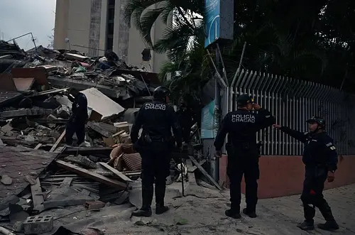 Estados Unidos despliega equipos de rescate en Venezuela