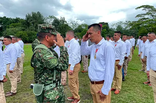Cuarta División exalta a 156 soldados por su servicio
