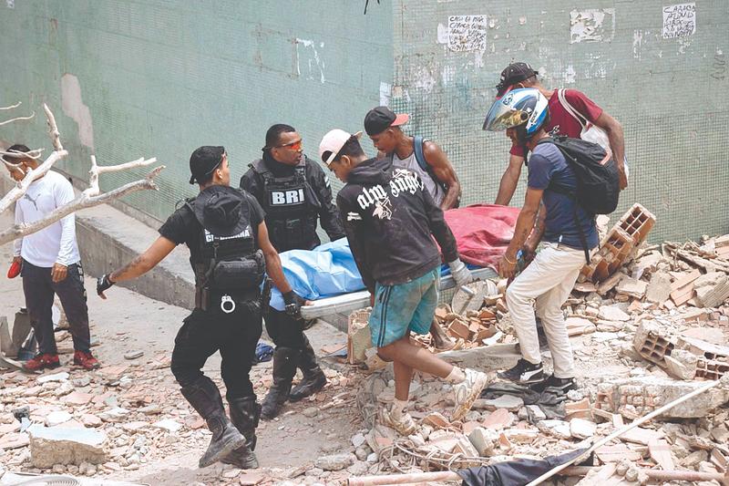 Suben a 3.342 los muertos por sismos en Venezuela.