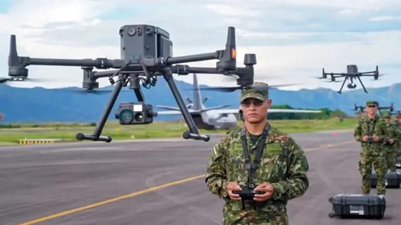 Investigan contrato de drones para la Policía