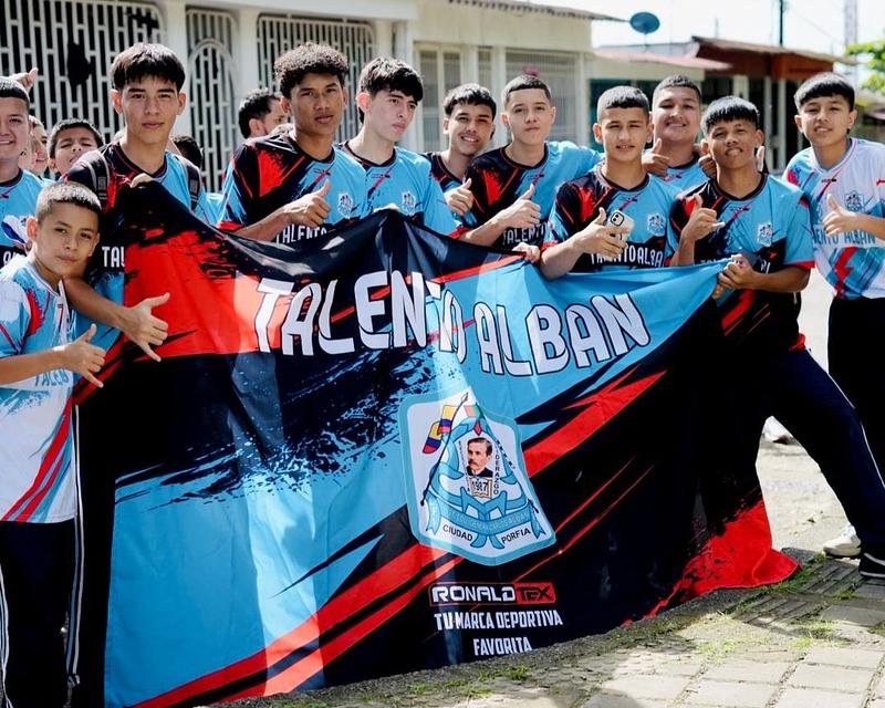 Más de 5.400 estudiantes iniciaron el camino hacia la gloria
