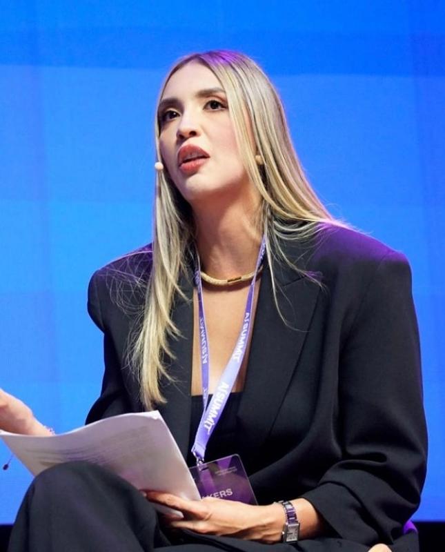 De la Espriella tendrá dos portavoces