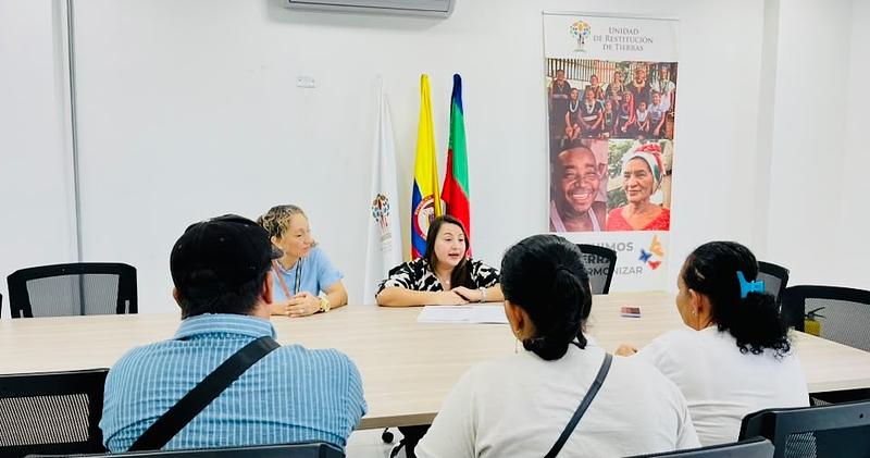 Reparan a familia víctima del despojo en Meta