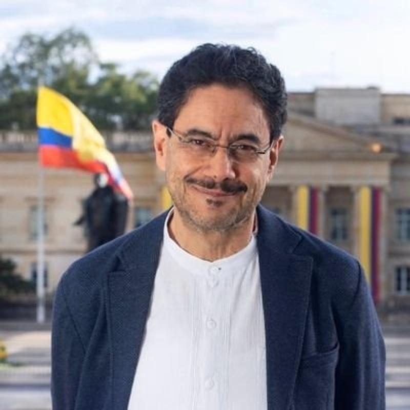 Iván Cepeda se reúne con el campesinado del norte del país