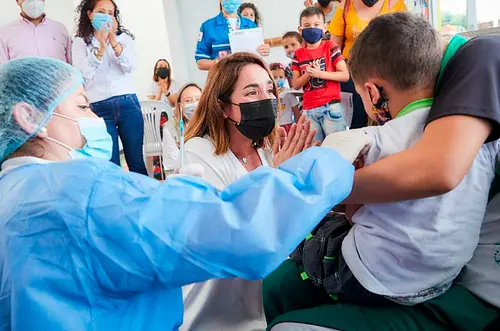 Corte Constitucional respalda vacunación infantil