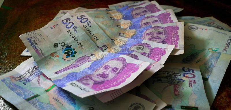 Lo que debería considerar antes de gastar prima mitad de año