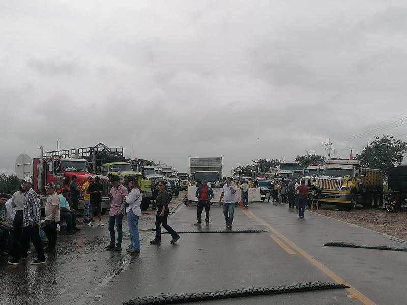 Bloqueos en Puerto Gaitán frenan movilidad y empleo