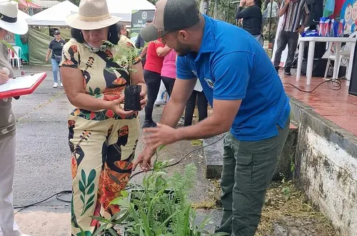Comunidad recibió árboles y jornada de cuidado ambiental