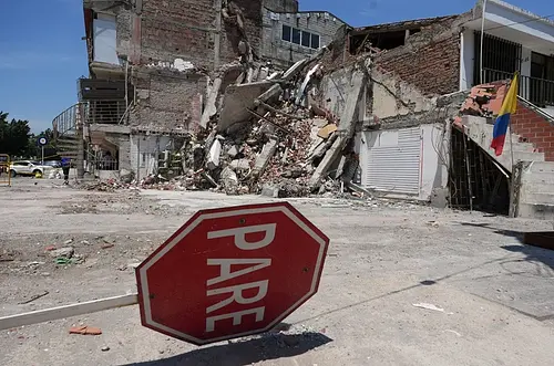 Terremoto en Colombia deja 319 muertos