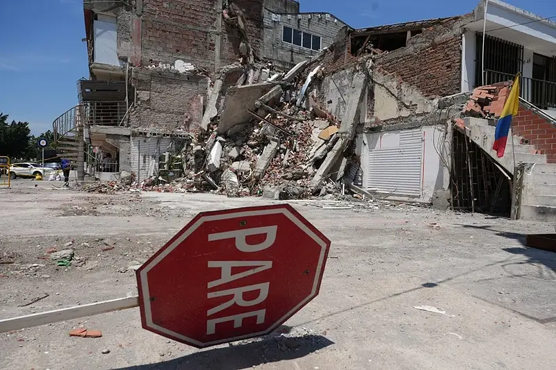Terremoto en Colombia deja 319 muertos