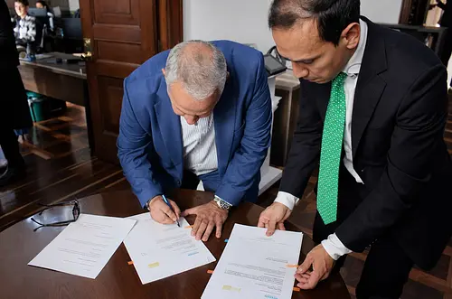 Milton Carreño radica proyecto para que EPS cumplan a tiempo