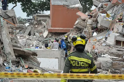Suben a 331 los muertos por el terremoto en Colombia