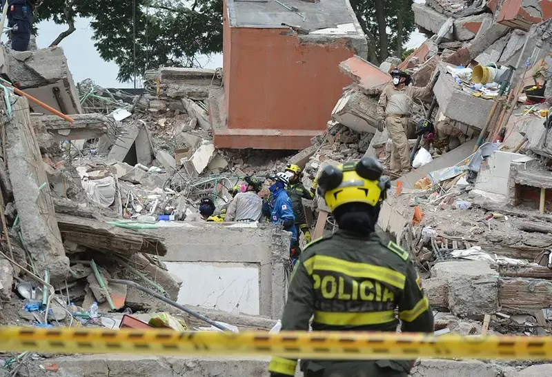 Suben a 331 los muertos por el terremoto en Colombia