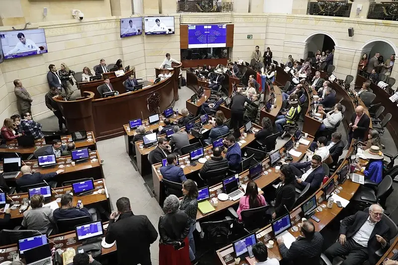 Senado votó no evacuar durante temblor