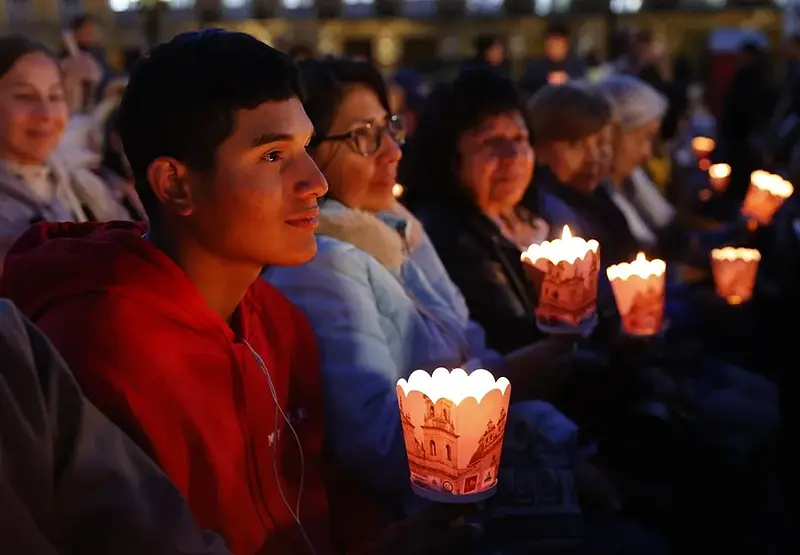 Colombia homenajeó a víctimas del terremoto