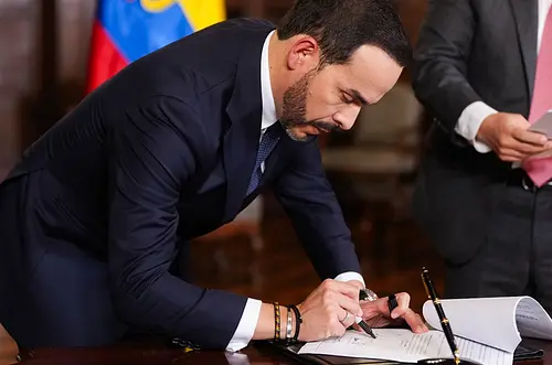 En su primer mes de Gobierno Abelardo a sancionado 11 leyes